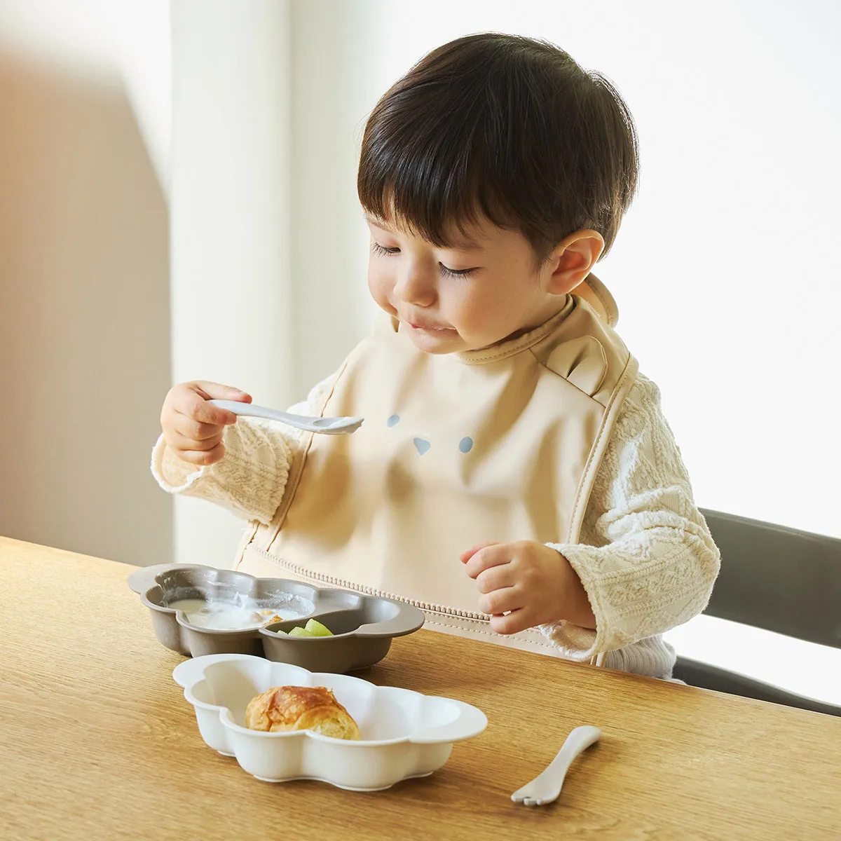 BIB＆TABLE WARE BOX / mamamanma / フリルグレー［ディモワ］